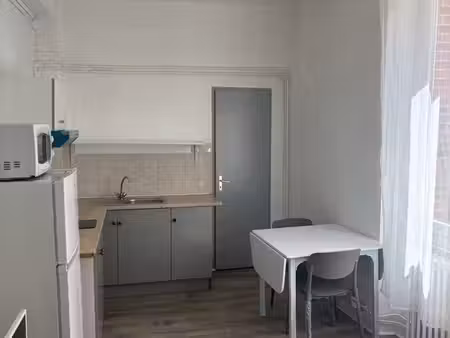 studio meublé 32 m² + charges à prévoir