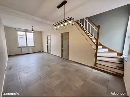 maison de ville 8 pièces 90 m²