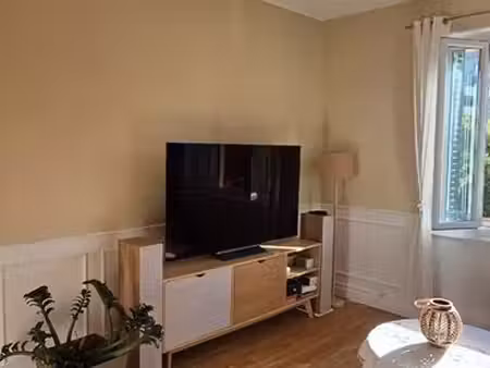 maison rénovée 86 m² – 2 chambres – jardin 100 m² – garage – les salins