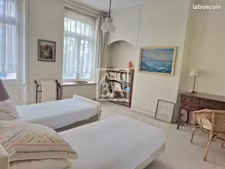 maison 9 pièces 215 m²