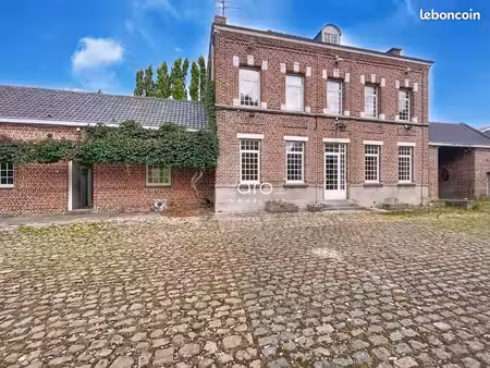 maison 8 pièces 245 m²