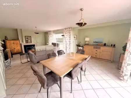 maison 9 pièces 164 m²