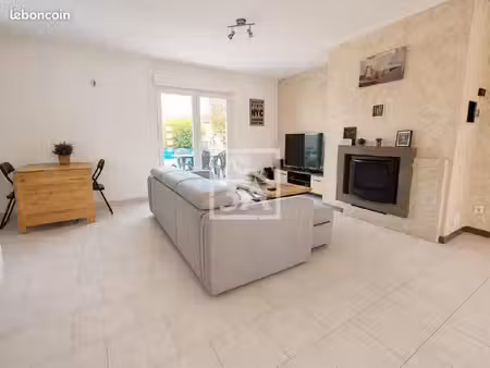 maison 6 pièces 145 m²