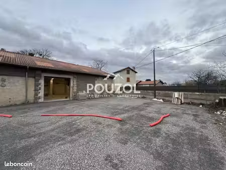 local d'activite 180 m² clermont ferrand