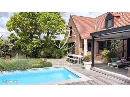 villa 9 pièces 285 m²