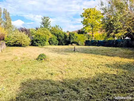 terrain constructible centre village