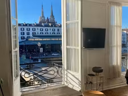 bayonne centre - vue nive & halles - appartement atypique