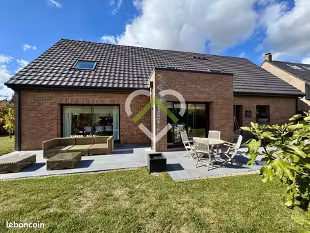 maison 7 pièces 210 m²