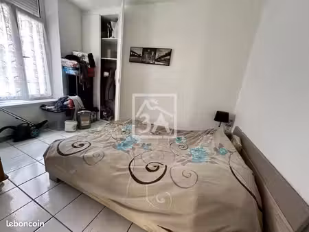 immeuble 11 pièces 171 m²