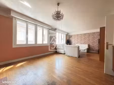 maison 7 pièces 151 m²
