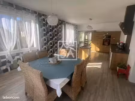 maison 8 pièces 162 m²