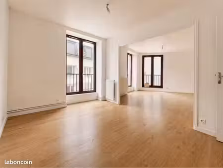 t3 rénové 80 m² — centre historique / marché saint-pierre