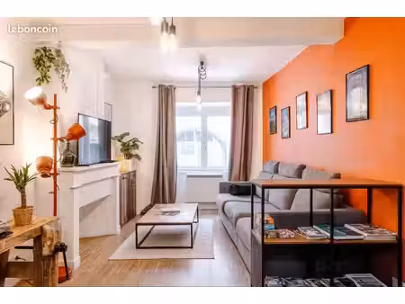 t2 meublé 47 m² – centre historique – parking sécurisé – 735 cc