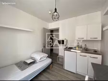 immeuble 16 pièces 222 m²