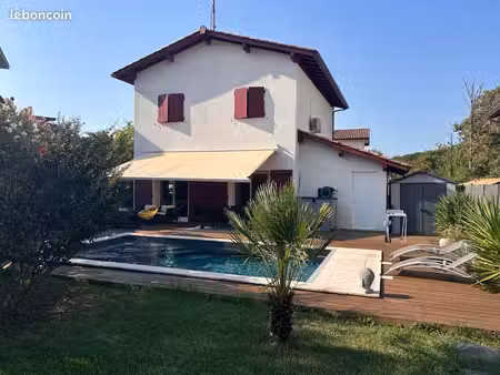 jolie maison entièrement équipée