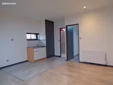 appartement entièrement rénové proche de la base de loisirs