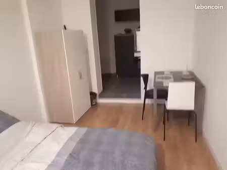studio meublé de 30 m2 au rez-de-chaussée