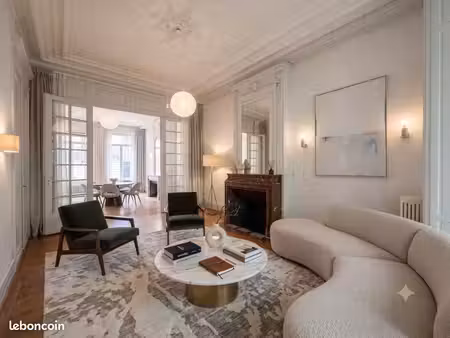 maison 8 pièces 310 m²