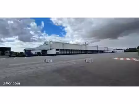 local industriel 25 551 m²