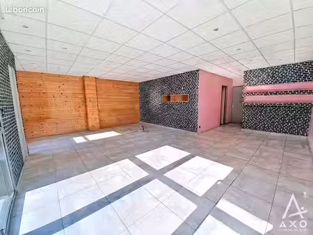 local commercial 57 m² lourdes