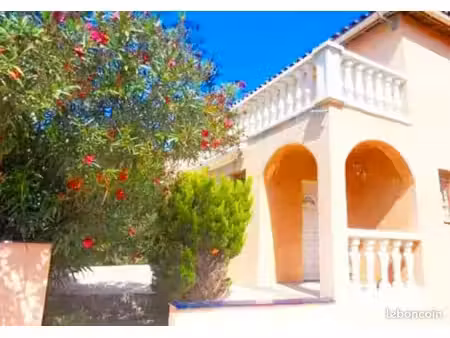 villa avec piscine