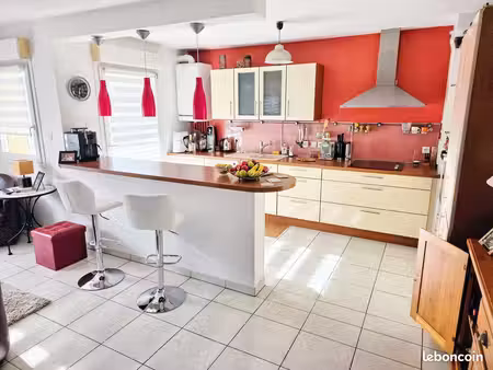 charmant t3 de 64 m² avec 94 m² d’extérieur  garage et parking