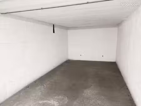 garage - parking 15m2