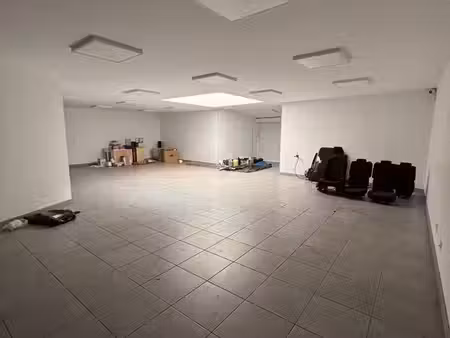 garage / box 100 m² st hippolyte