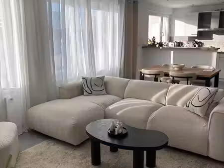 t3/4 de 79 m² entièrement rénové avec balcon  parking et cave