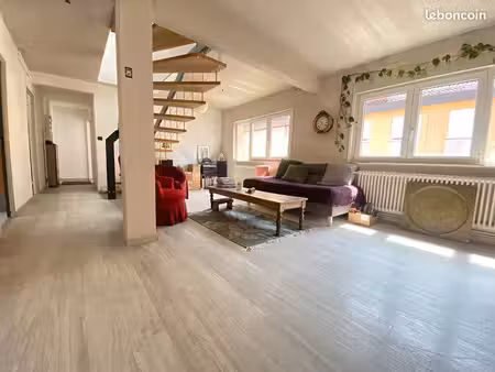 duplex 6 pièces 105 m²