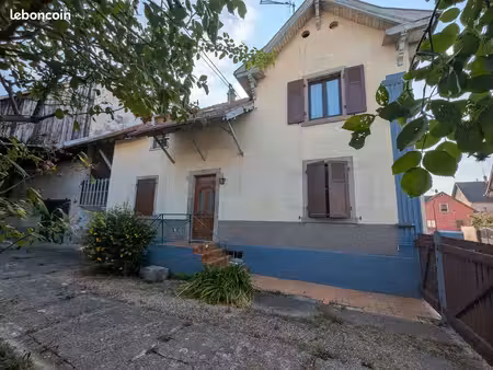 maison 7p - 130.5m² - grand jardin - dépendances
