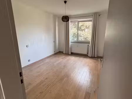 appartement rooftop 3 pièces – terrasse 23 m² et garage – colmar