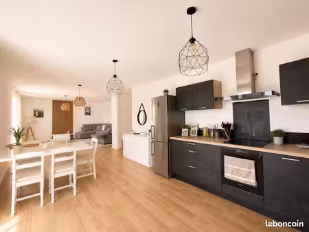 à vendre – spacieux appartement 5 pièces avec terrasse et 70 m² de combles aménageables