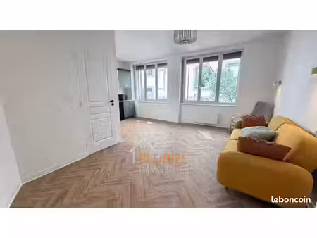 studio 1 pièce 30 m²