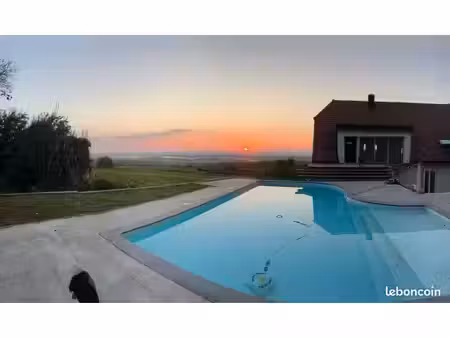 à vendre – maison individuelle de 189 m² – 9 pièces – 2 appartements indépendants – piscin