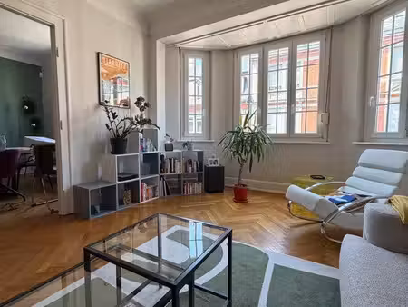 ? strasbourg neustadt – superbe t3 meublé de 96 m² – ascenseur – balcon – garage possible 