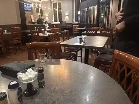 restaurant avec grande terrasse