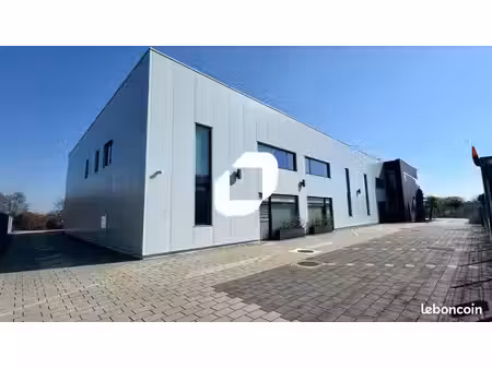 local d'activité 330 m²