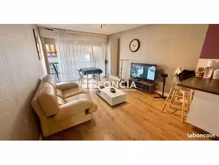 aix-les-bains – t2 45 96 m² avec balcon – proche centre-ville et gare
