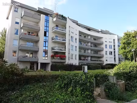 f2 46m2 au calme  lumineux  jardin/terrasse  garage  quartier salengro - filature