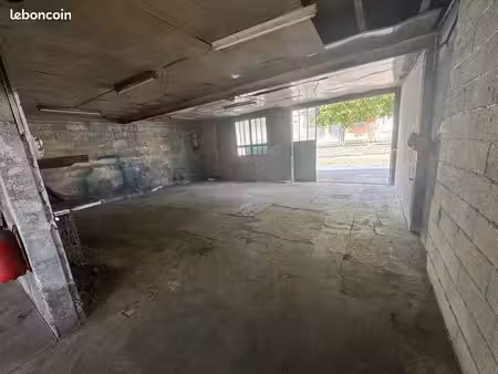 à louer dépôt / local artisan 155 m² – montceau-les-mines