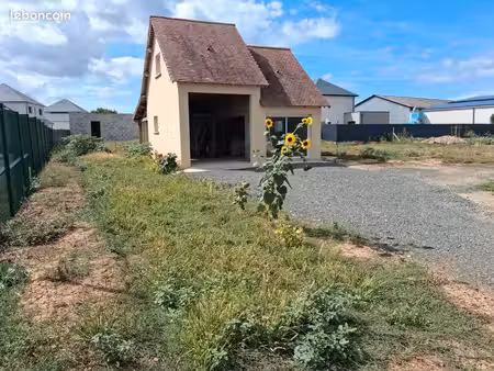 terrain constructible avec bâtiment
