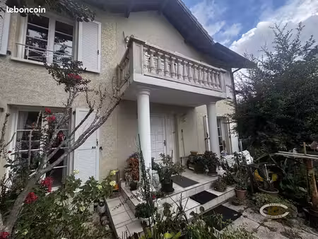 propriété 10 pièces 230 m²