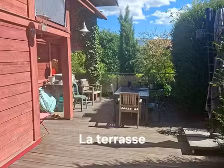 location chalet meublé dans petit écrin de verdure