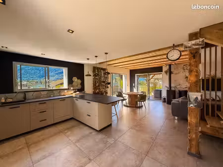 maison 4 pièces 94 m²