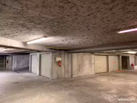 garage simple annecy centre-ville en sous-sol securise