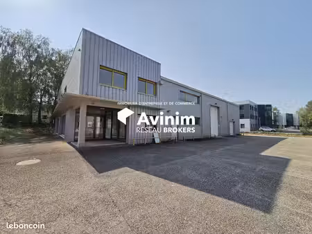 local 865 m² annecy