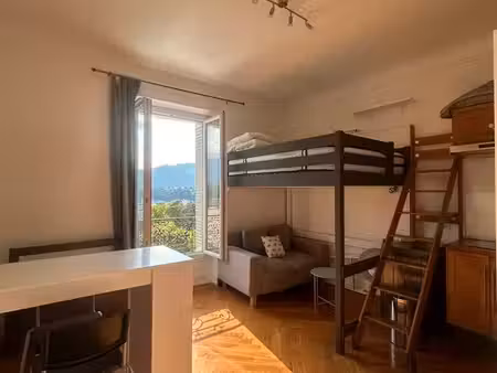 appartement 1 pièce 21m2 3ème étage