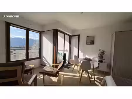 studio 1 pièce 28 m²