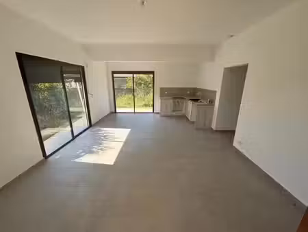 location appartement 4 pièces 77.17 m² à cayenne (97300)  1 391 €